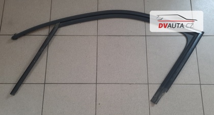 Levé přední těsnění dveří 6V0837432L